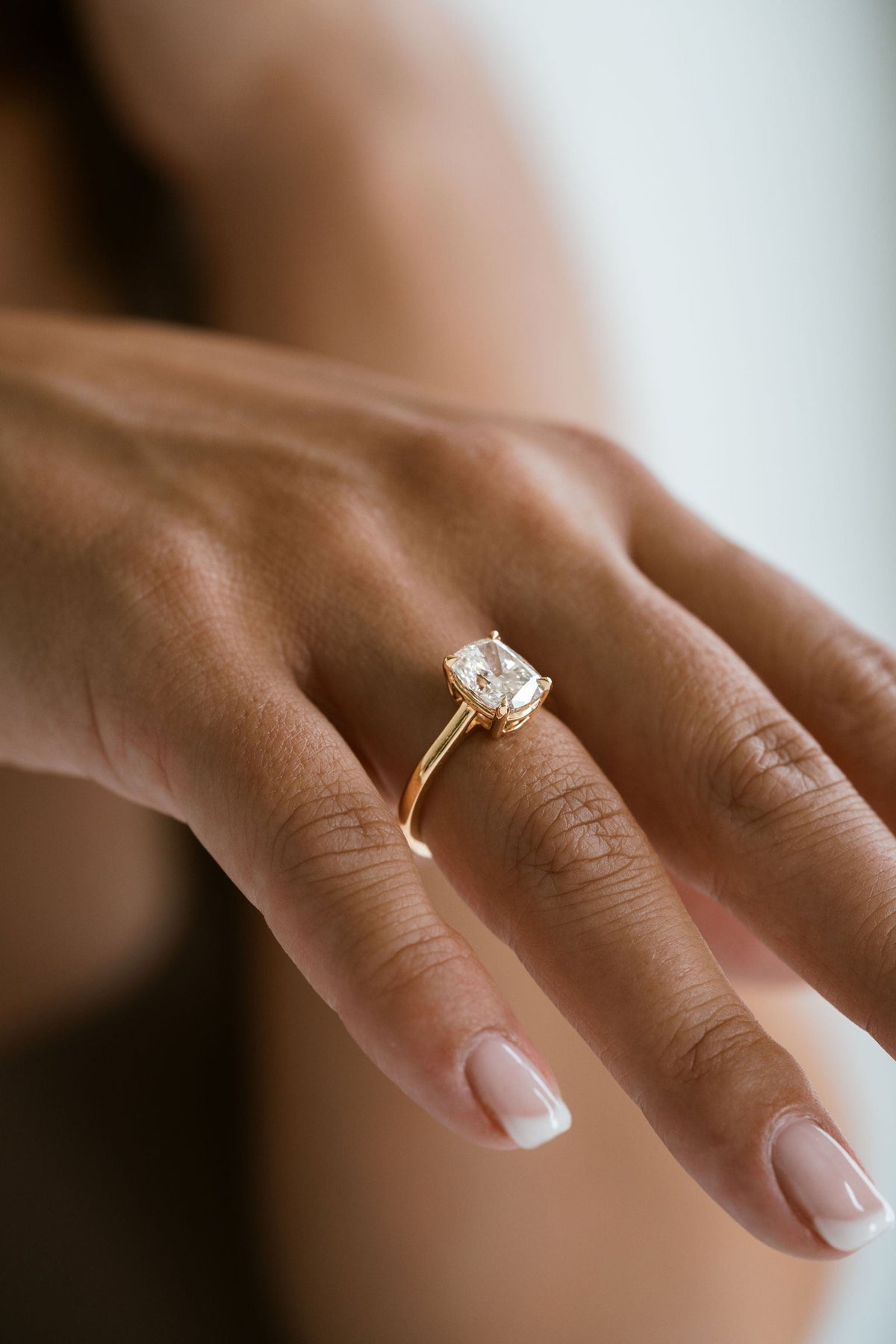 3.0 CT Elongated Cushion Solitaire Lab Grown Diamond Engagement Ringt
