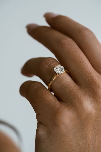 3.0 CT Elongated Cushion Solitaire Lab Grown Diamond Engagement Ringt