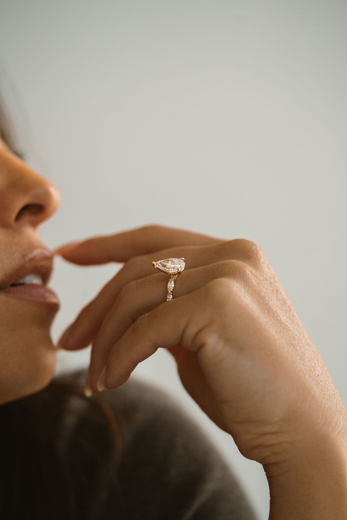 3.0 CT Elongated Cushion Solitaire Lab Grown Diamond Engagement Ringt