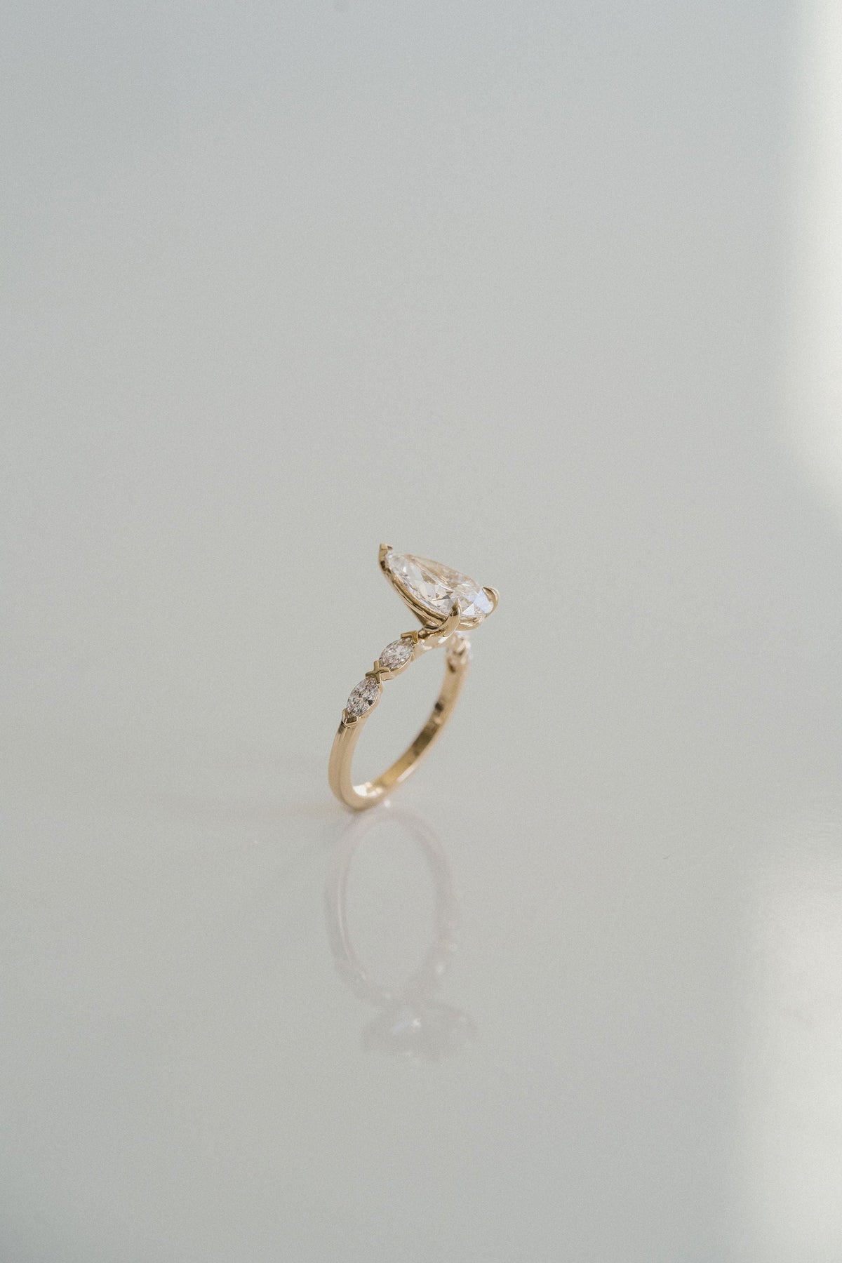 3.0 CT Elongated Cushion Solitaire Lab Grown Diamond Engagement Ringt