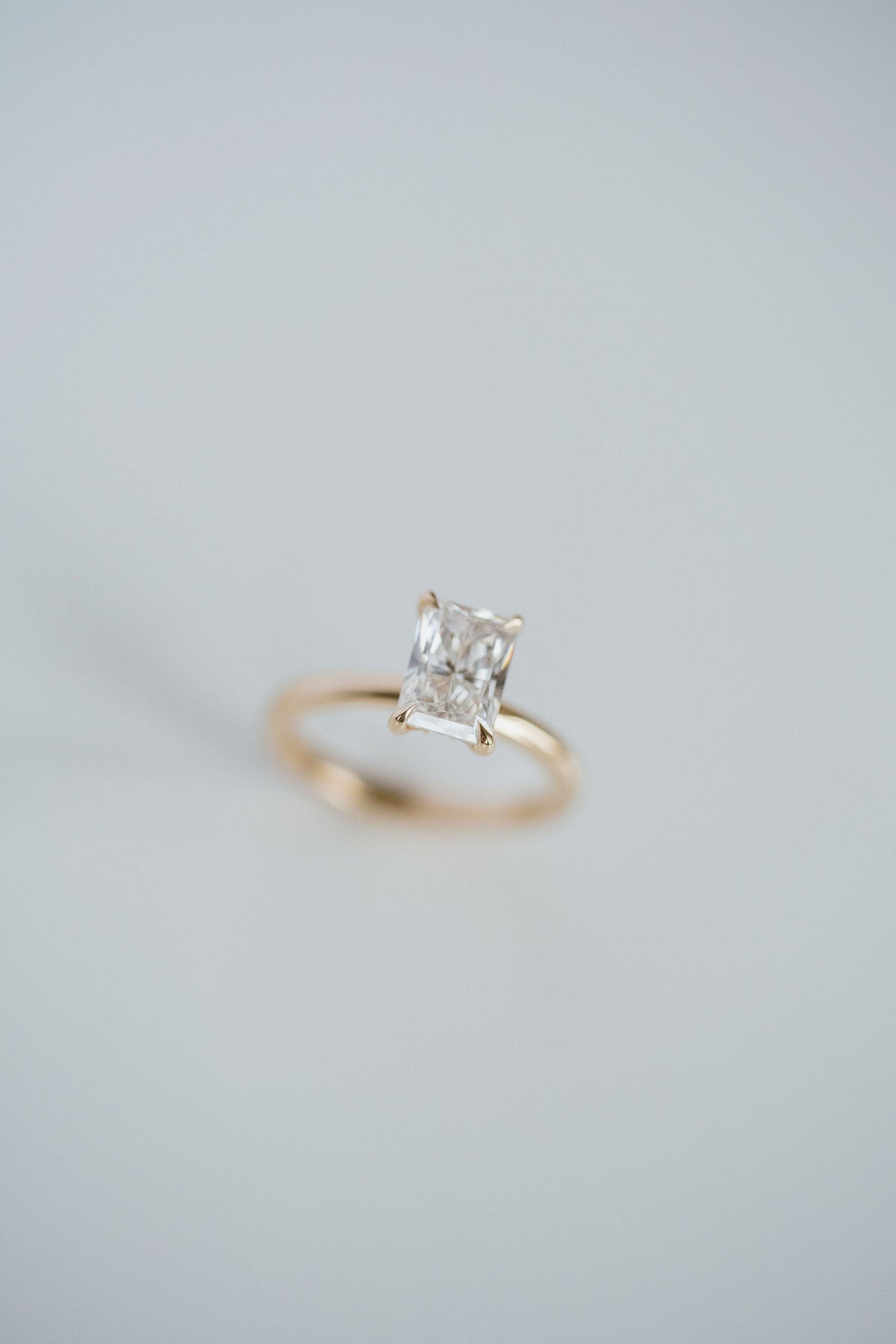 3.0 CT Elongated Cushion Solitaire Lab Grown Diamond Engagement Ringt
