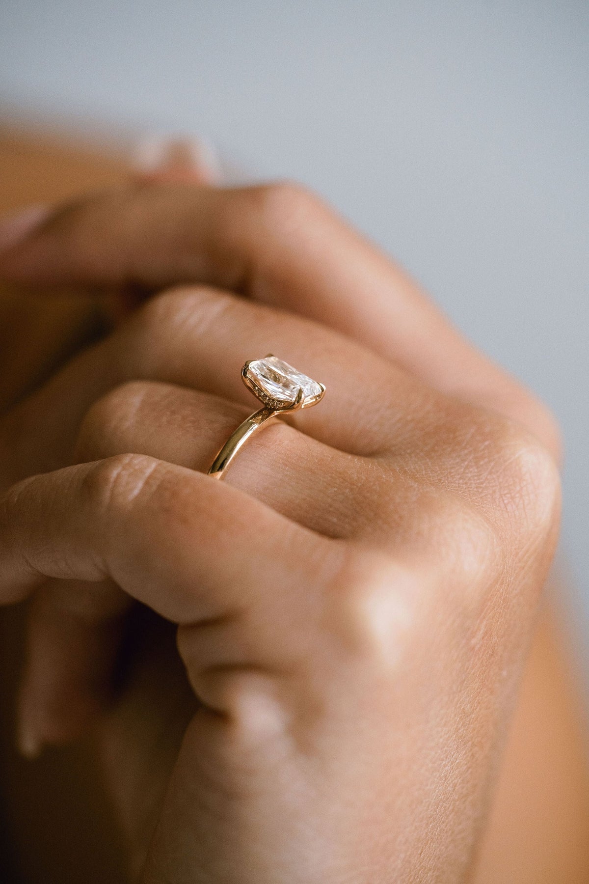 3.0 CT Elongated Cushion Solitaire Lab Grown Diamond Engagement Ringt