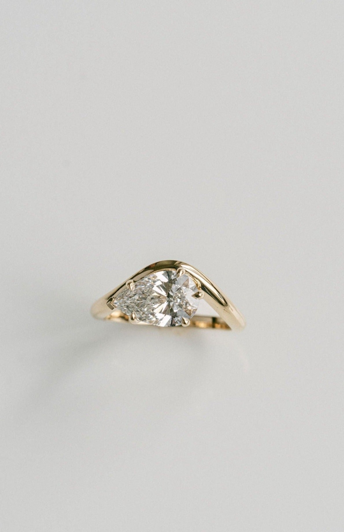 3.0 CT Elongated Cushion Solitaire Lab Grown Diamond Engagement Ringt