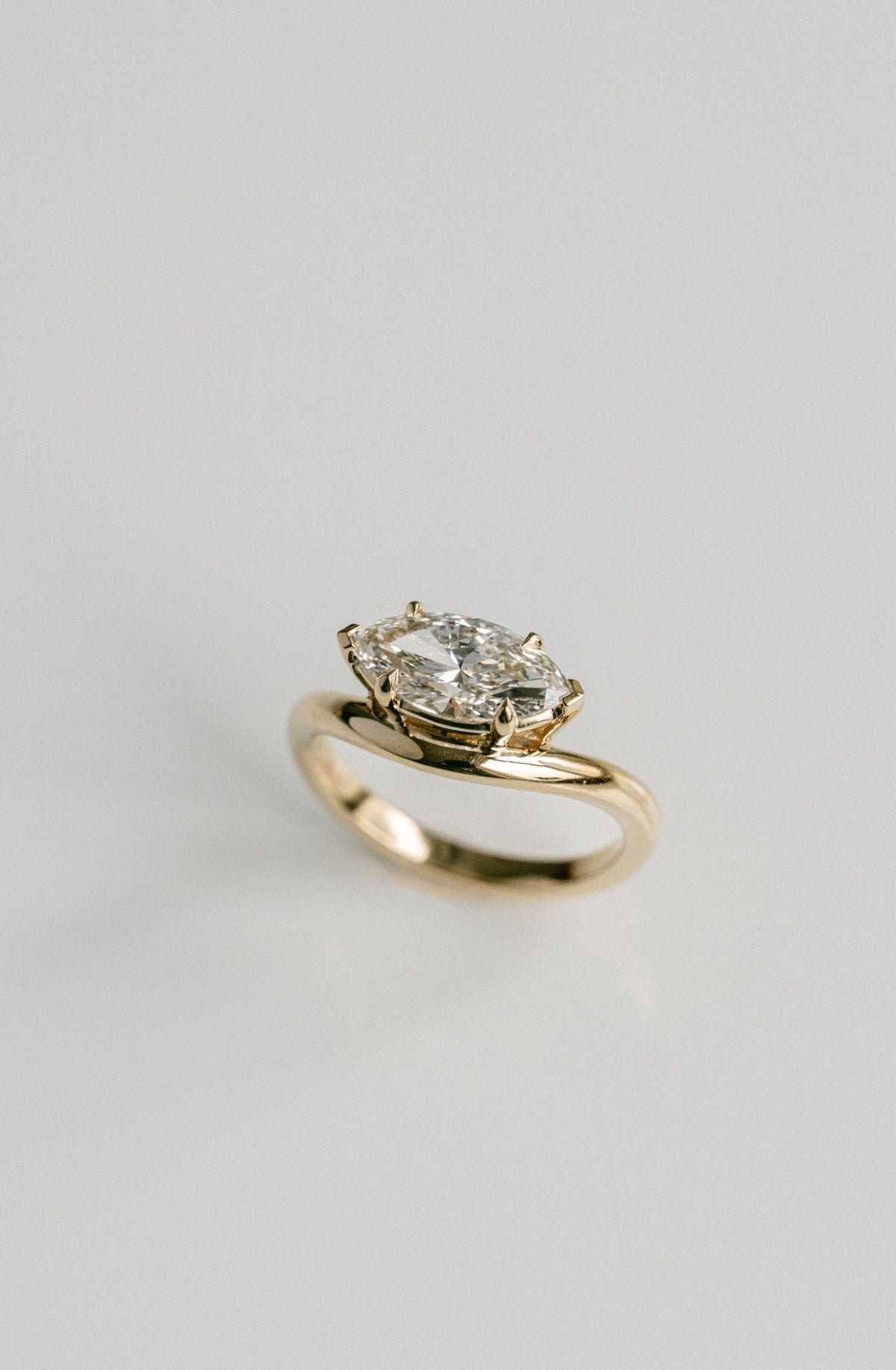 3.0 CT Elongated Cushion Solitaire Lab Grown Diamond Engagement Ringt