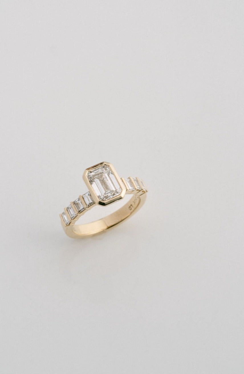 3.0 CT Elongated Cushion Solitaire Lab Grown Diamond Engagement Ringt
