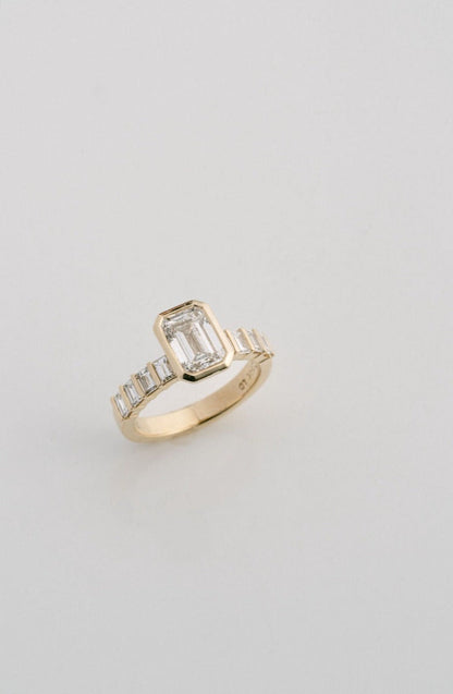 3.0 CT Elongated Cushion Solitaire Lab Grown Diamond Engagement Ringt