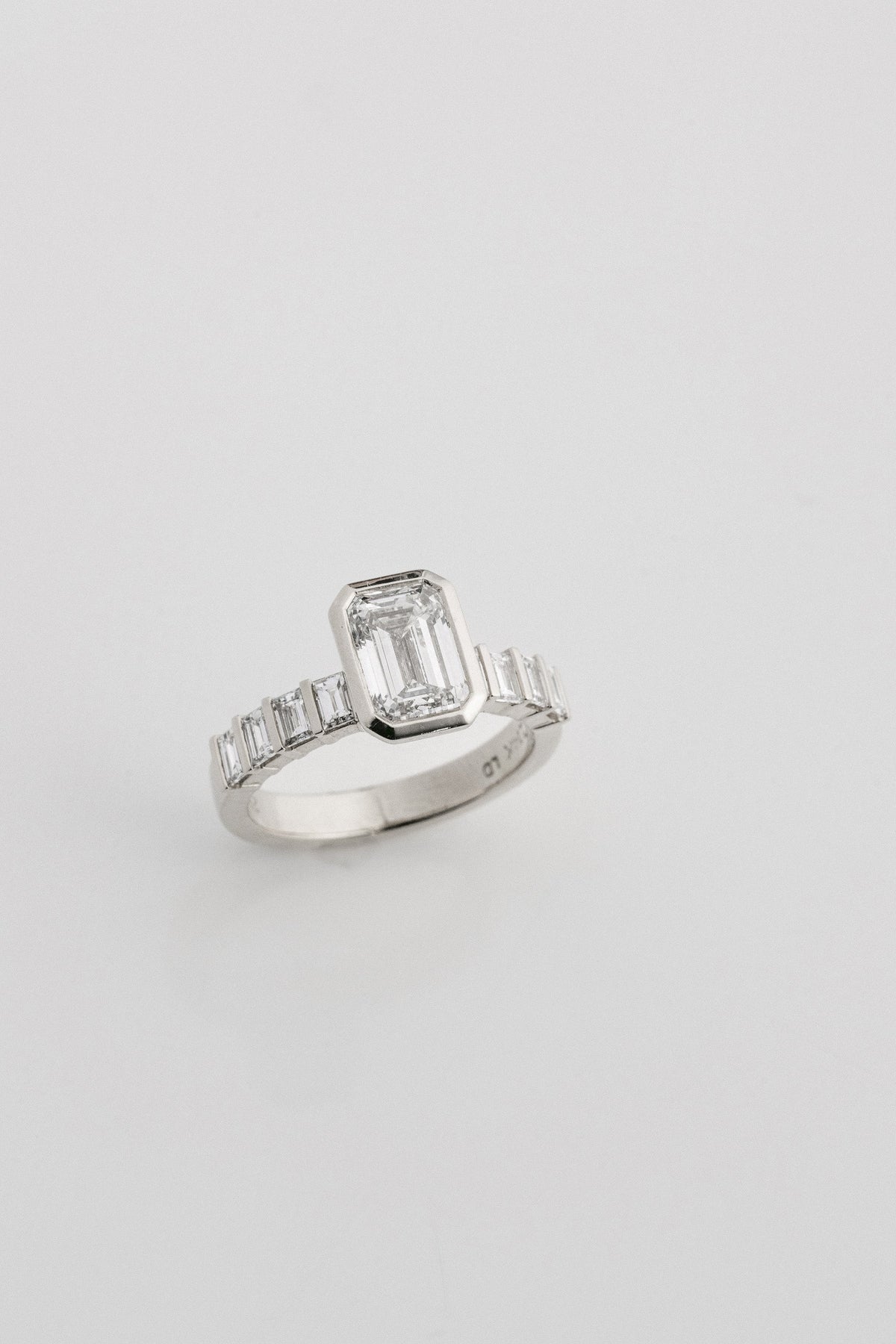 3.0 CT Elongated Cushion Solitaire Lab Grown Diamond Engagement Ringt