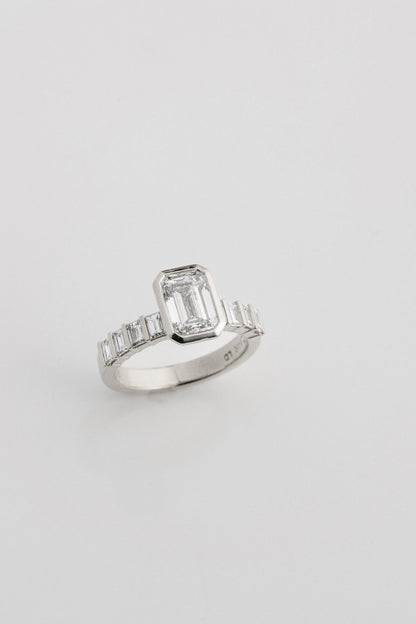 3.0 CT Elongated Cushion Solitaire Lab Grown Diamond Engagement Ringt