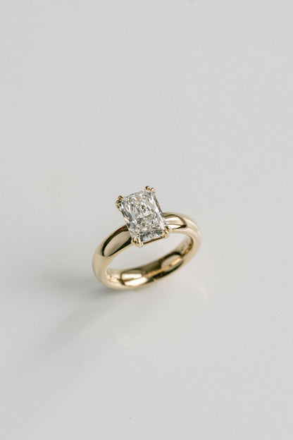3.0 CT Elongated Cushion Solitaire Lab Grown Diamond Engagement Ringt