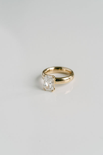 3.0 CT Elongated Cushion Solitaire Lab Grown Diamond Engagement Ringt