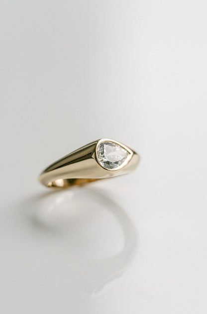 3.0 CT Elongated Cushion Solitaire Lab Grown Diamond Engagement Ringt