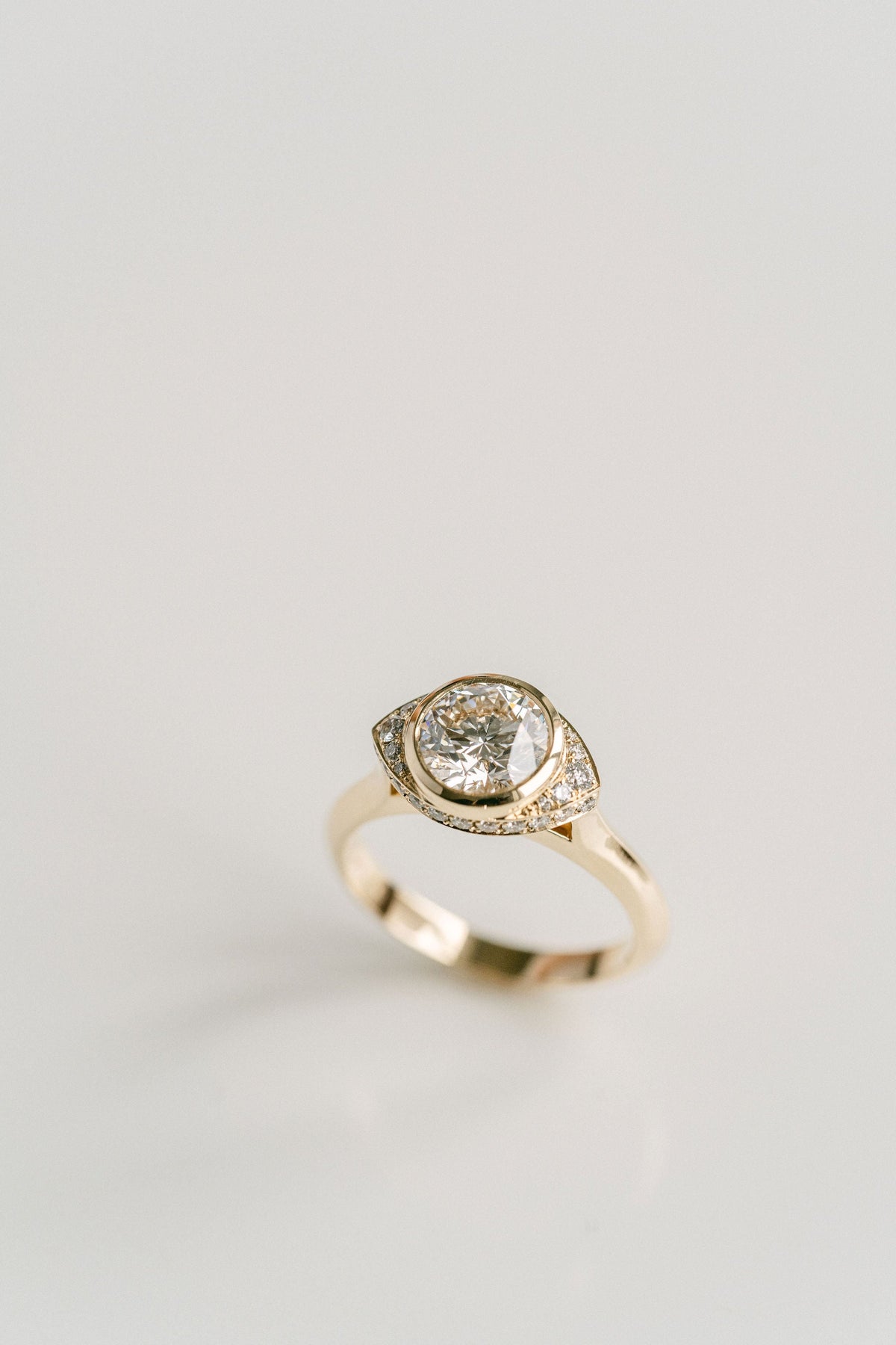 3.0 CT Elongated Cushion Solitaire Lab Grown Diamond Engagement Ringt