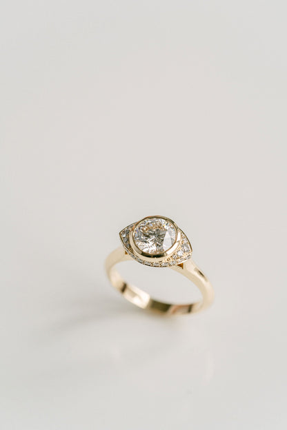 3.0 CT Elongated Cushion Solitaire Lab Grown Diamond Engagement Ringt