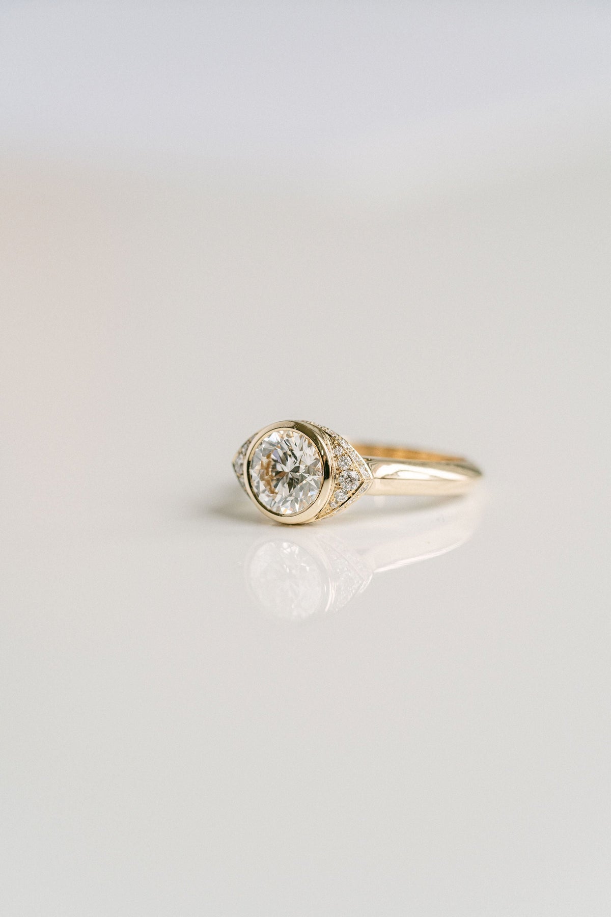 3.0 CT Elongated Cushion Solitaire Lab Grown Diamond Engagement Ringt