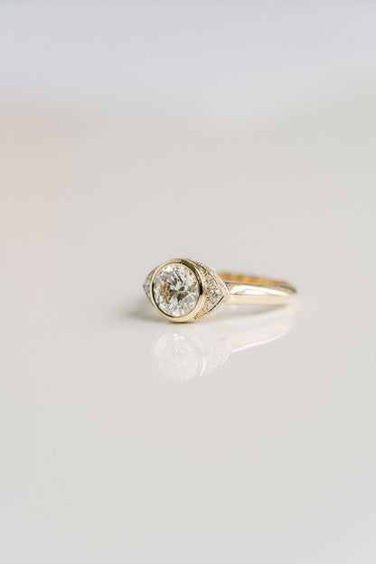 3.0 CT Elongated Cushion Solitaire Lab Grown Diamond Engagement Ringt