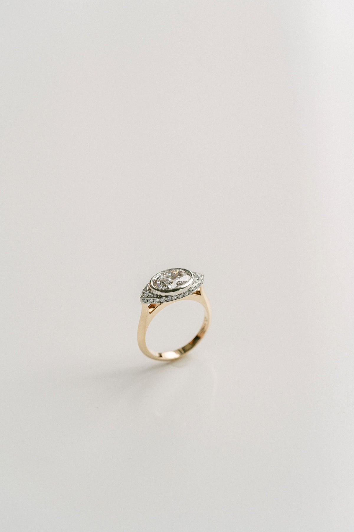 3.0 CT Elongated Cushion Solitaire Lab Grown Diamond Engagement Ringt