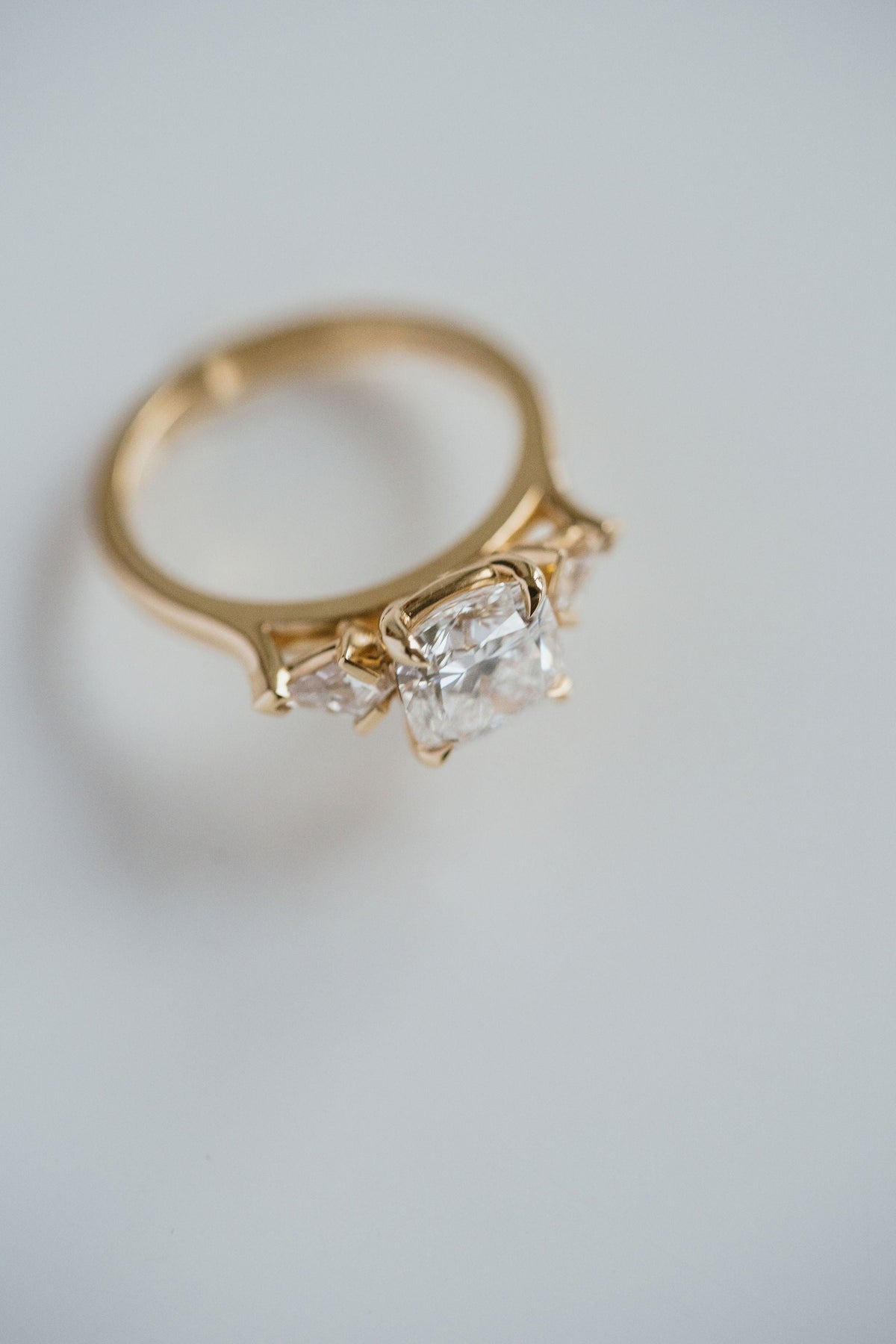 3.0 CT Elongated Cushion Solitaire Lab Grown Diamond Engagement Ringt