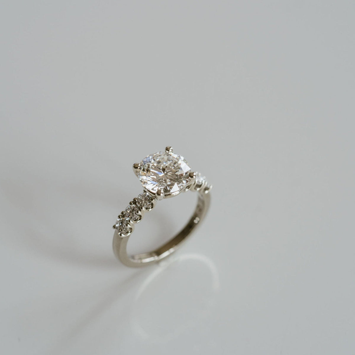 3.0 CT Elongated Cushion Solitaire Lab Grown Diamond Engagement Ringt