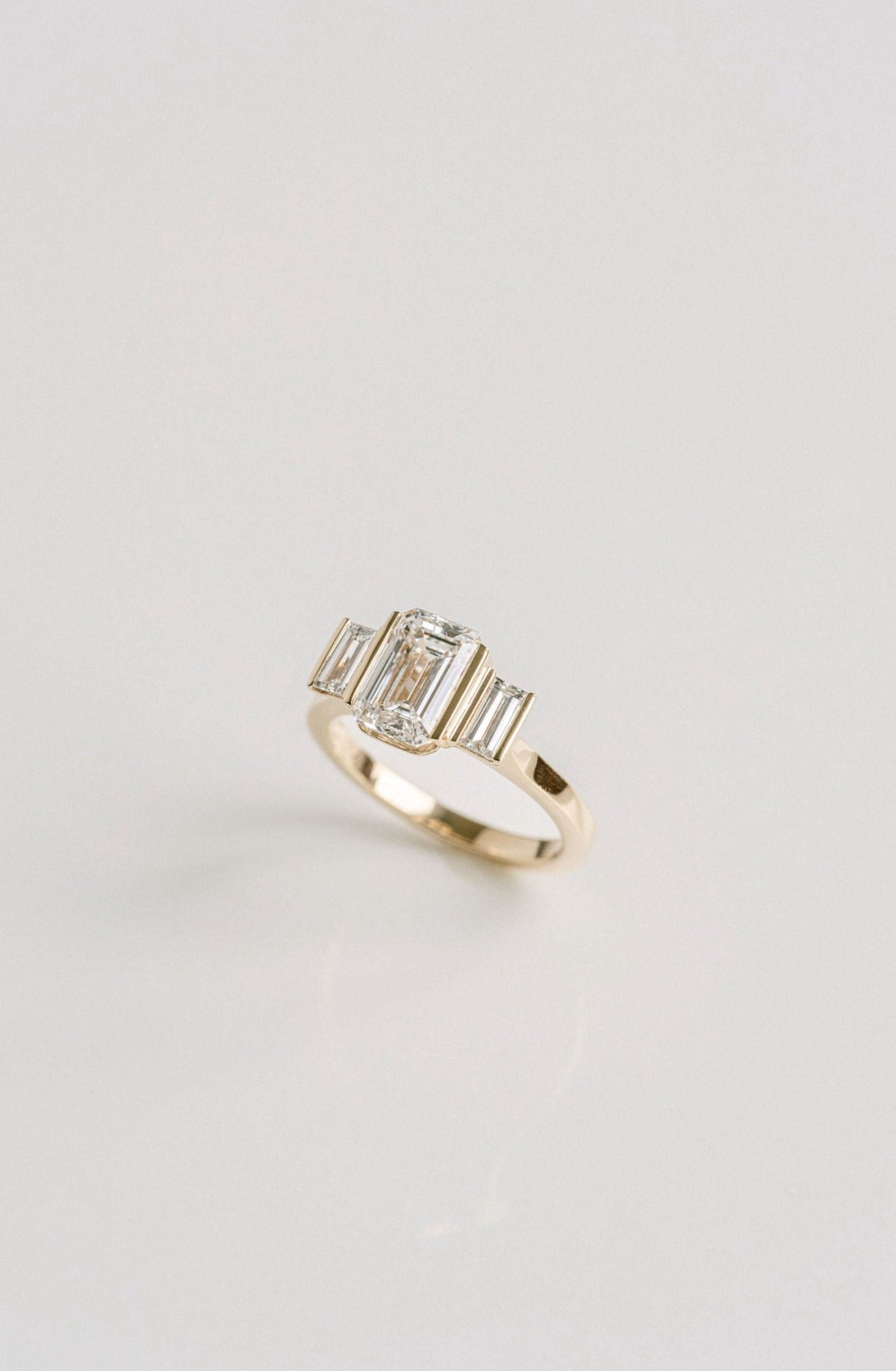 3.0 CT Elongated Cushion Solitaire Lab Grown Diamond Engagement Ringt