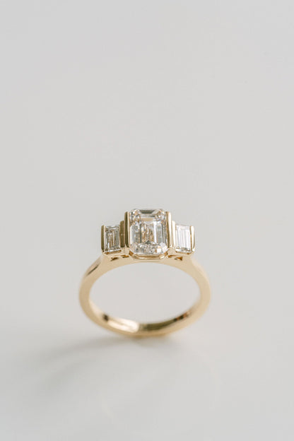3.0 CT Elongated Cushion Solitaire Lab Grown Diamond Engagement Ringt