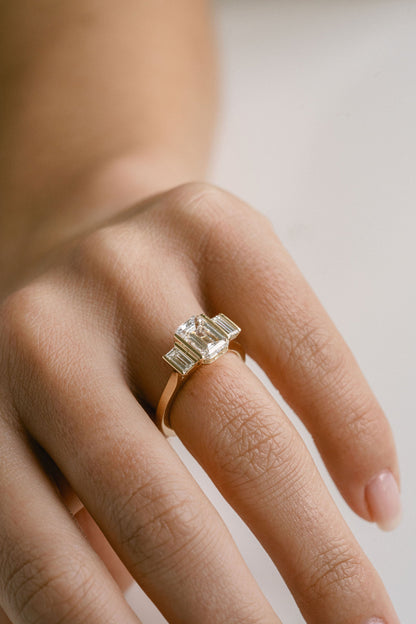 3.0 CT Elongated Cushion Solitaire Lab Grown Diamond Engagement Ringt