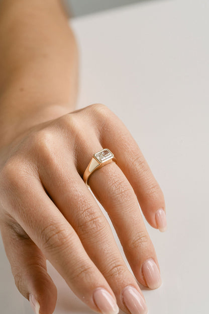 3.0 CT Elongated Cushion Solitaire Lab Grown Diamond Engagement Ringt