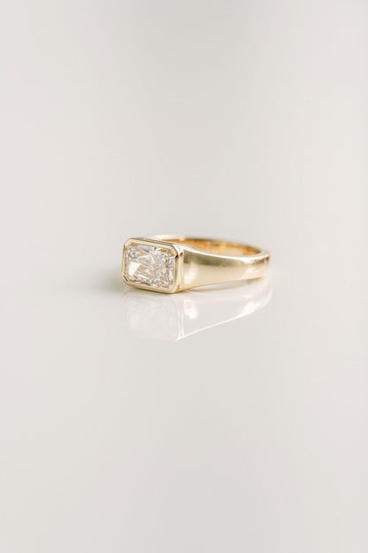 3.0 CT Elongated Cushion Solitaire Lab Grown Diamond Engagement Ringt