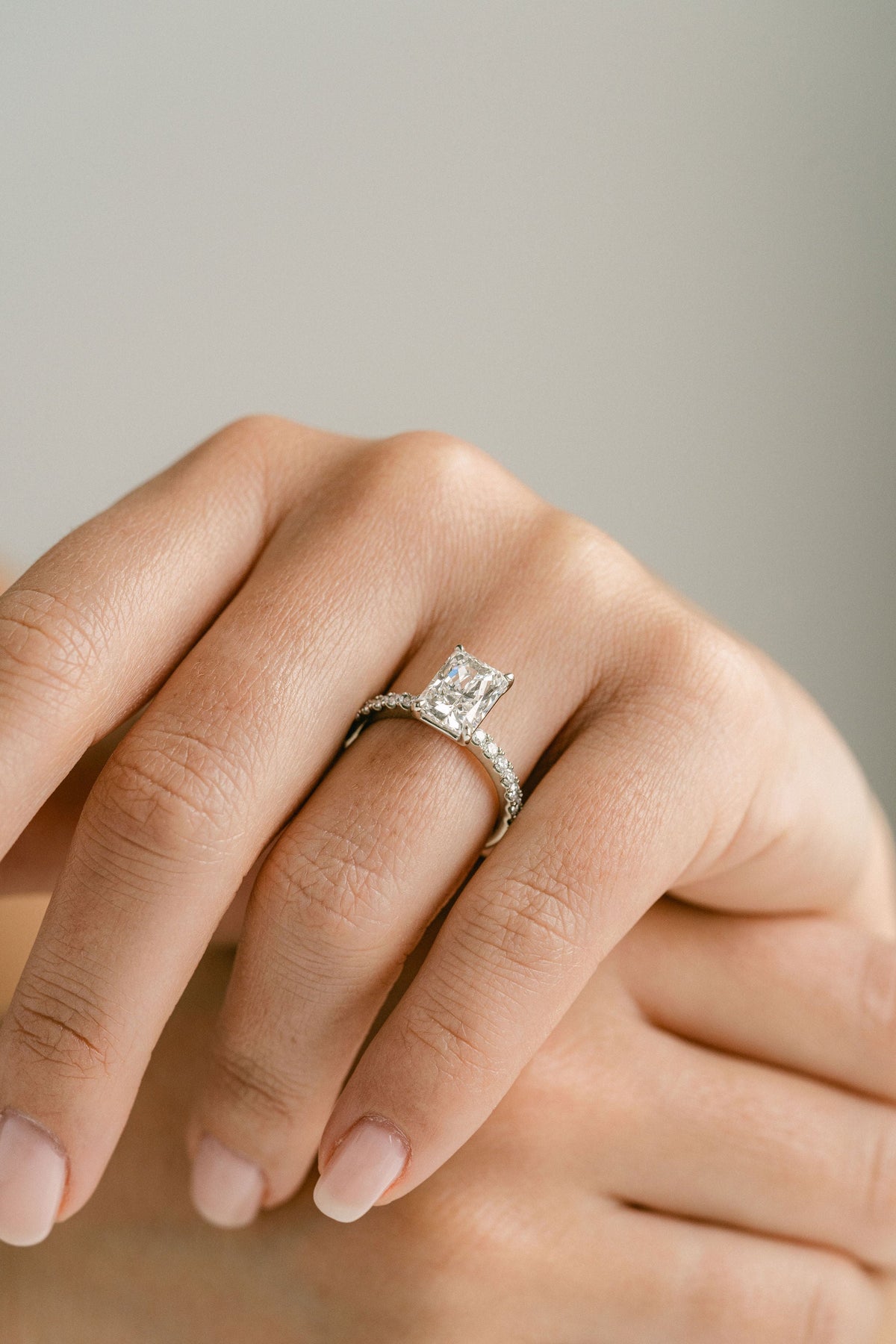 3.0 CT Elongated Cushion Solitaire Lab Grown Diamond Engagement Ringt