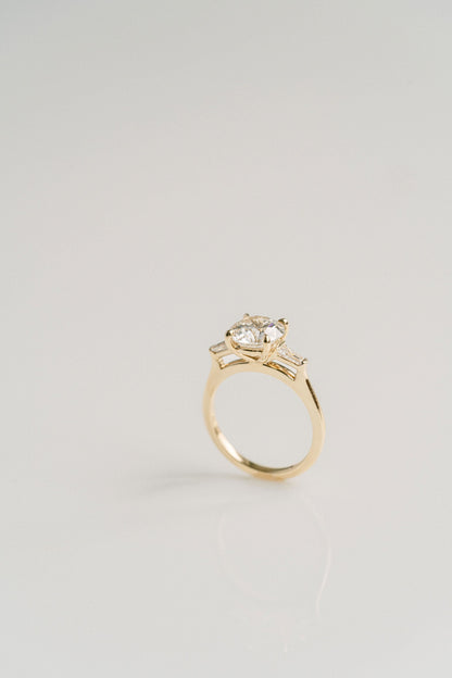 3.0 CT Elongated Cushion Solitaire Lab Grown Diamond Engagement Ringt