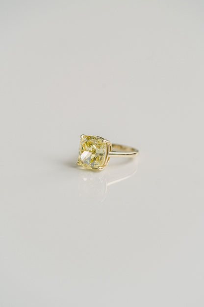 3.0 CT Elongated Cushion Solitaire Lab Grown Diamond Engagement Ringt