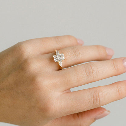 3.0 CT Elongated Cushion Solitaire Lab Grown Diamond Engagement Ringt