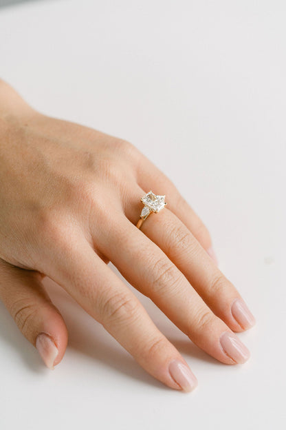 3.0 CT Elongated Cushion Solitaire Lab Grown Diamond Engagement Ringt