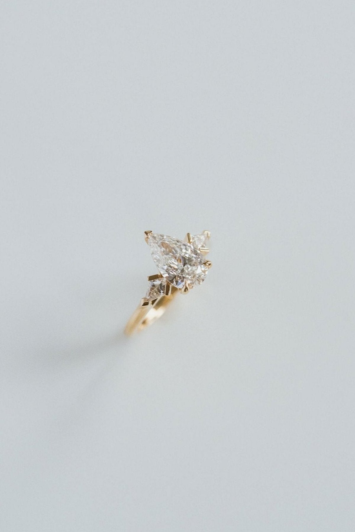 3.0 CT Elongated Cushion Solitaire Lab Grown Diamond Engagement Ringt
