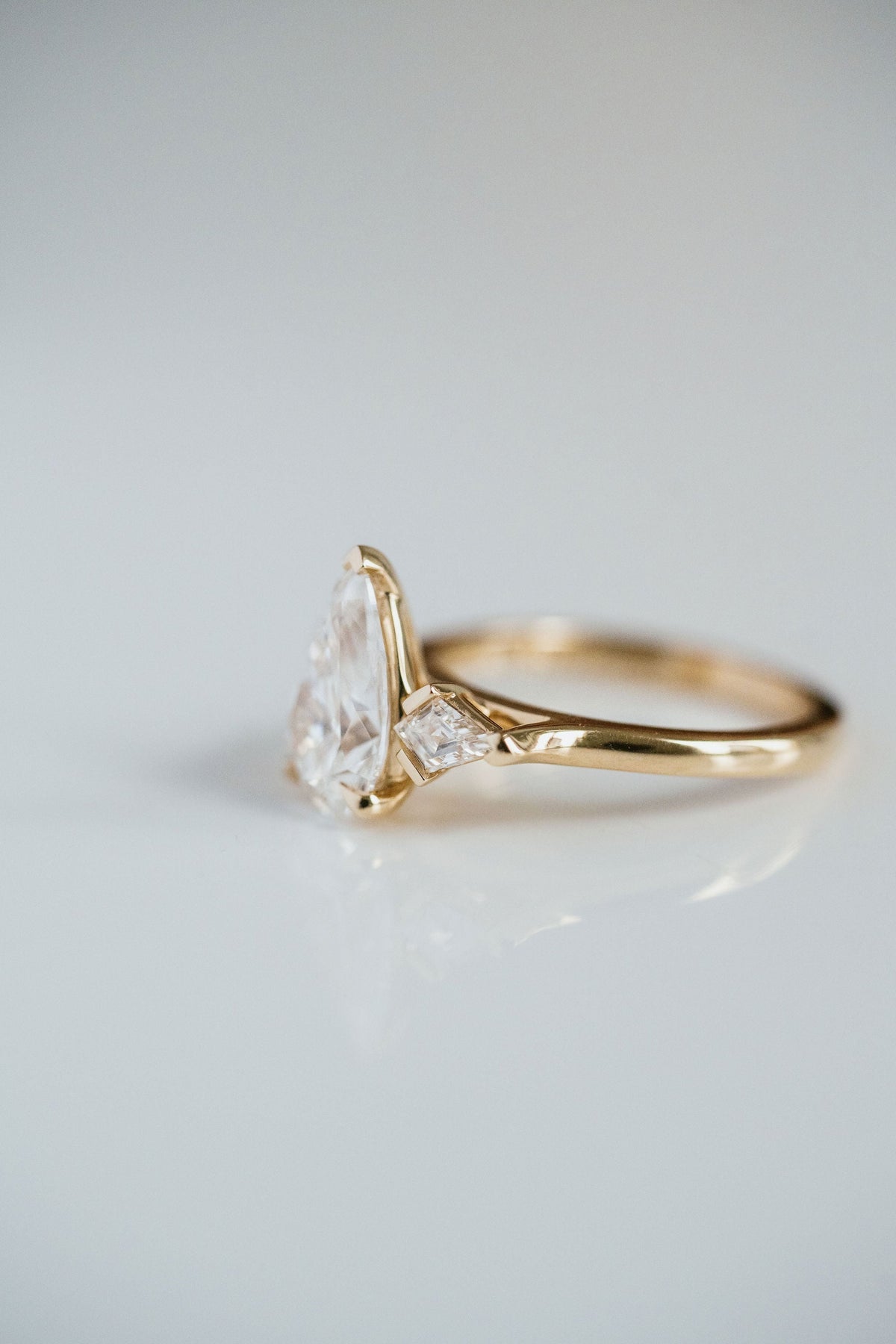 3.0 CT Elongated Cushion Solitaire Lab Grown Diamond Engagement Ringt