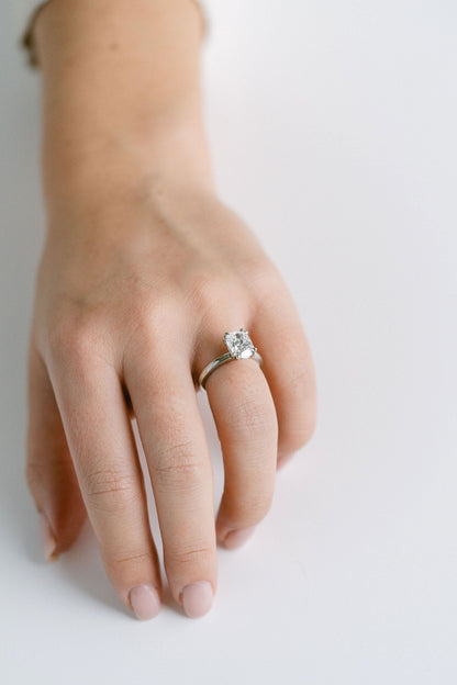 3.0 CT Elongated Cushion Solitaire Lab Grown Diamond Engagement Ringt