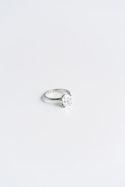 3.0 CT Elongated Cushion Solitaire Lab Grown Diamond Engagement Ringt