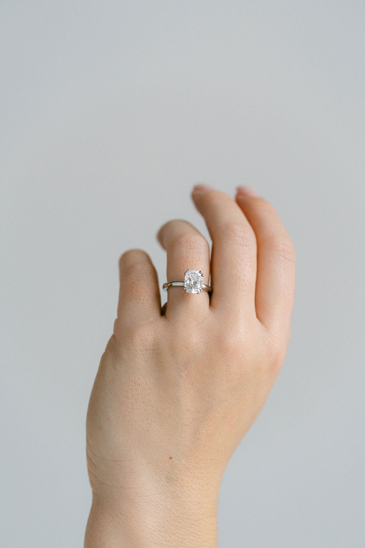 3.0 CT Elongated Cushion Solitaire Lab Grown Diamond Engagement Ringt