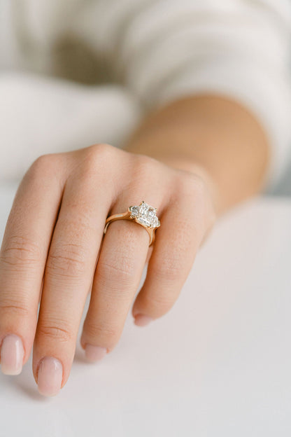 3.0 CT Elongated Cushion Solitaire Lab Grown Diamond Engagement Ringt