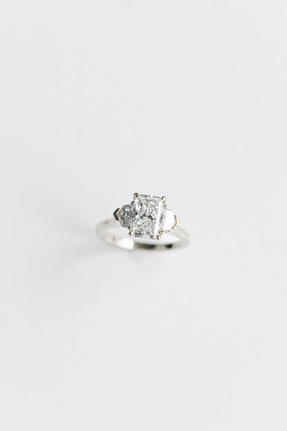 3.0 CT Elongated Cushion Solitaire Lab Grown Diamond Engagement Ringt