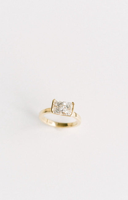 3.0 CT Elongated Cushion Solitaire Lab Grown Diamond Engagement Ringt