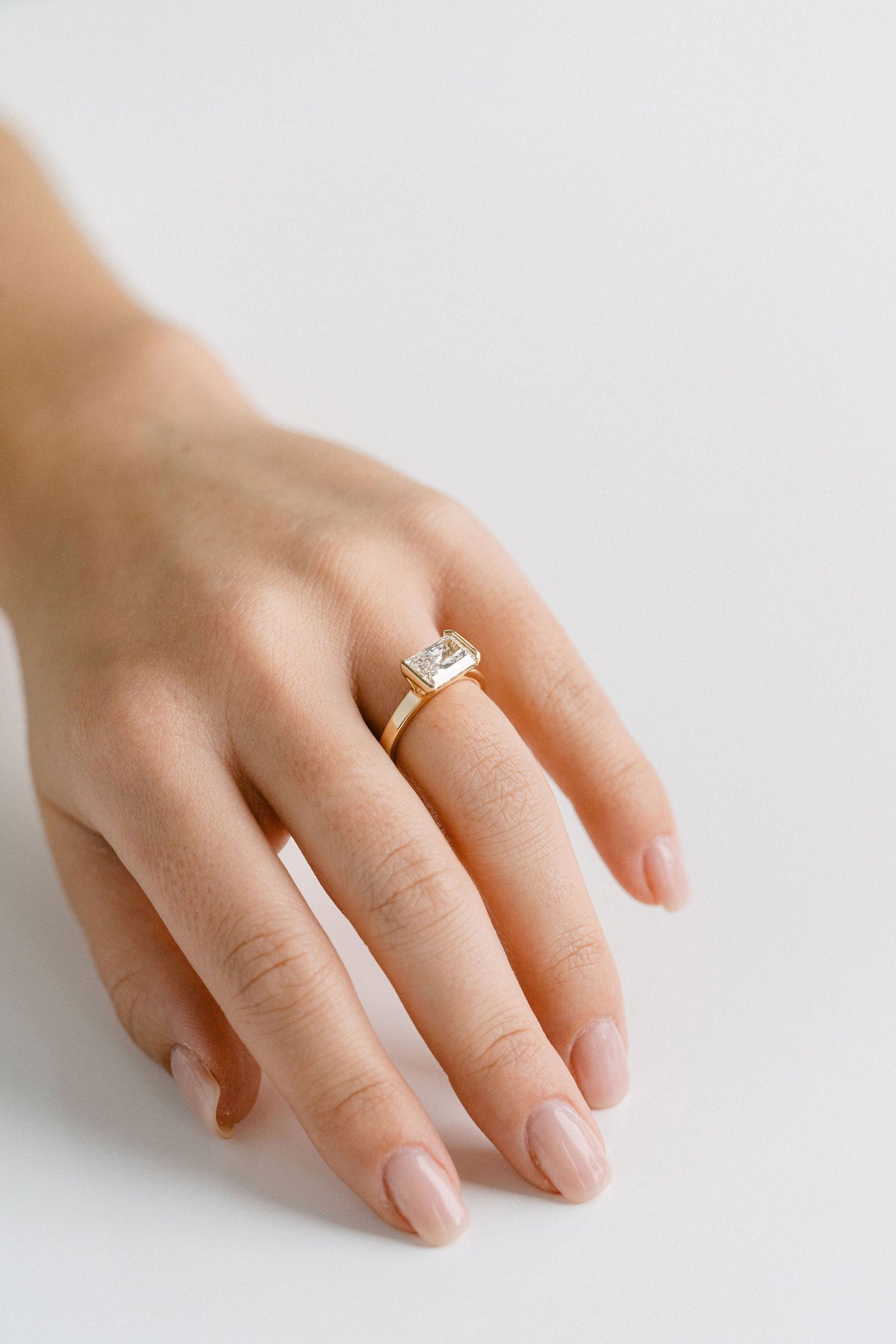 3.0 CT Elongated Cushion Solitaire Lab Grown Diamond Engagement Ringt