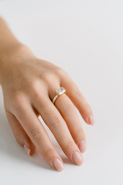 3.0 CT Elongated Cushion Solitaire Lab Grown Diamond Engagement Ringt