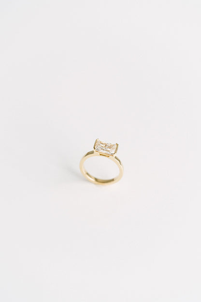 3.0 CT Elongated Cushion Solitaire Lab Grown Diamond Engagement Ringt