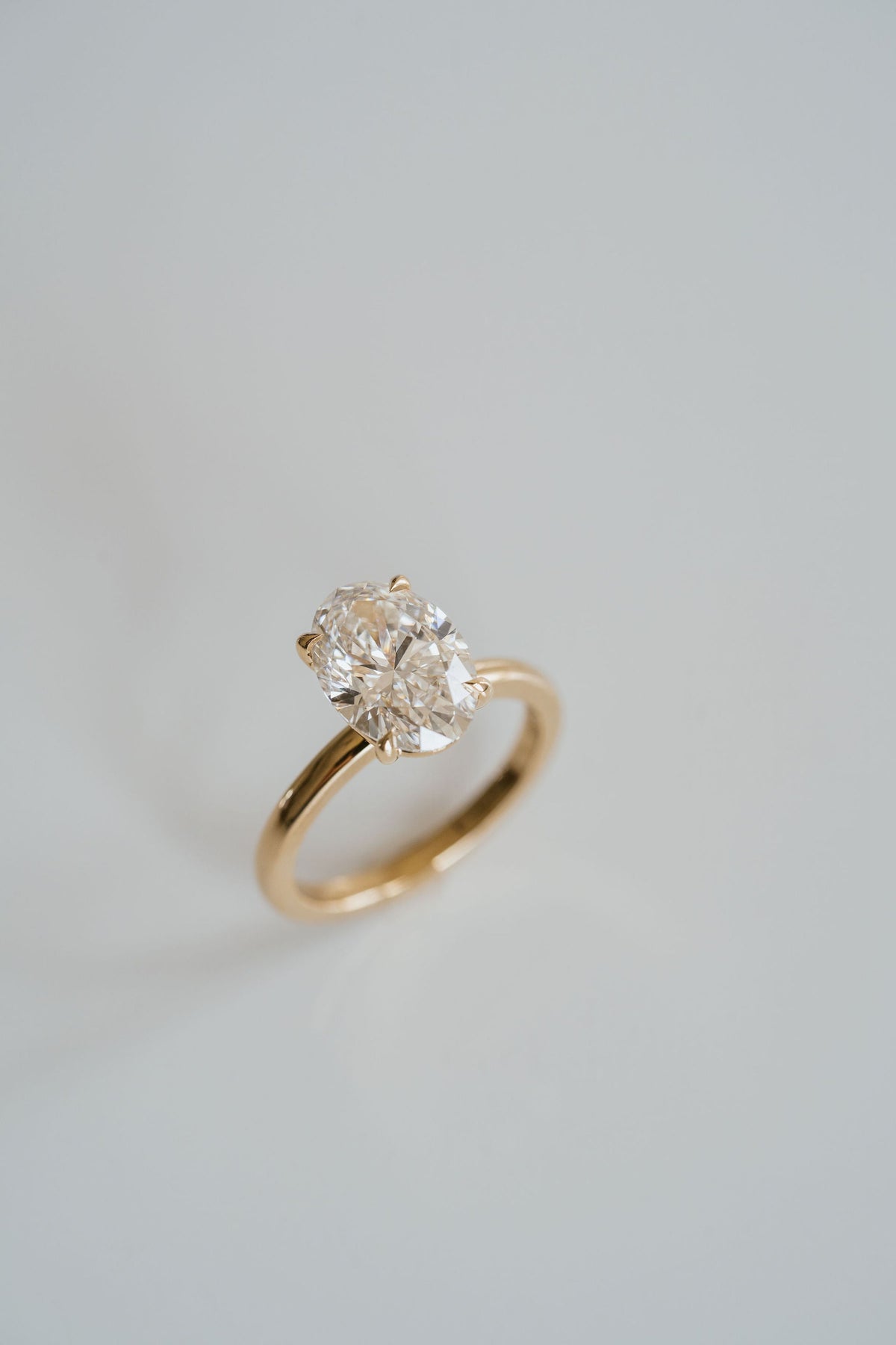 3.0 CT Elongated Cushion Solitaire Lab Grown Diamond Engagement Ringt