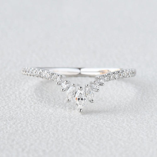 0.36 CT Marquise And Round Curved Moissanite Wedding Band