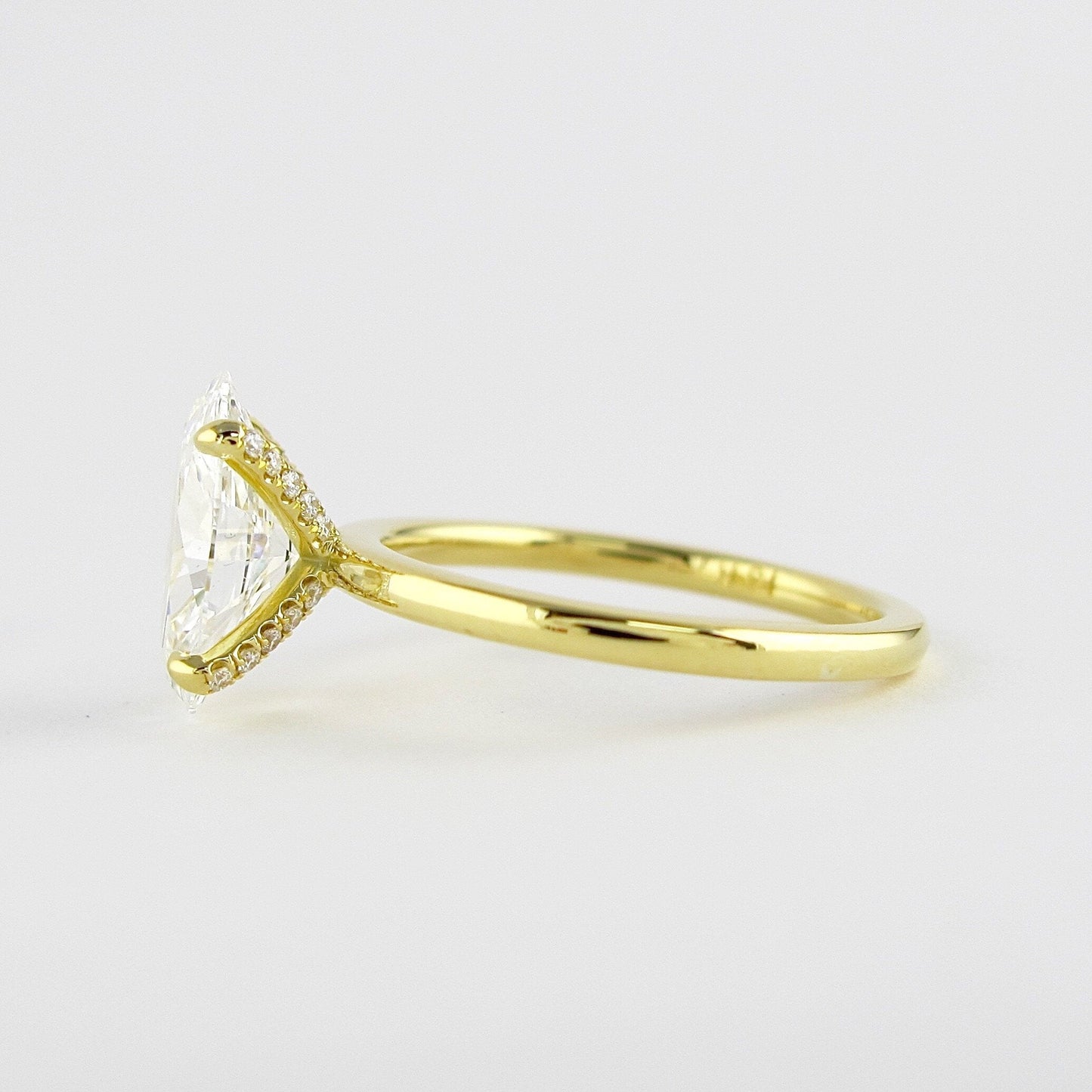 1.33 CT Oval Cut Solitaire Style Moissanite Engagement Ring