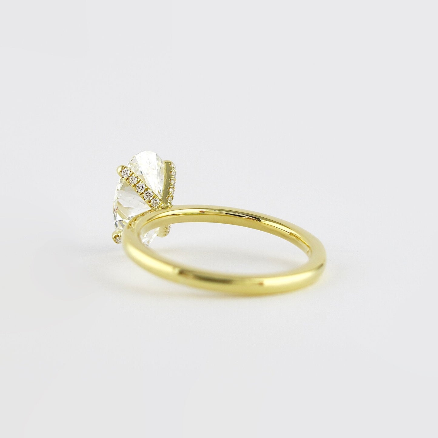 1.33 CT Oval Cut Solitaire Style Moissanite Engagement Ring