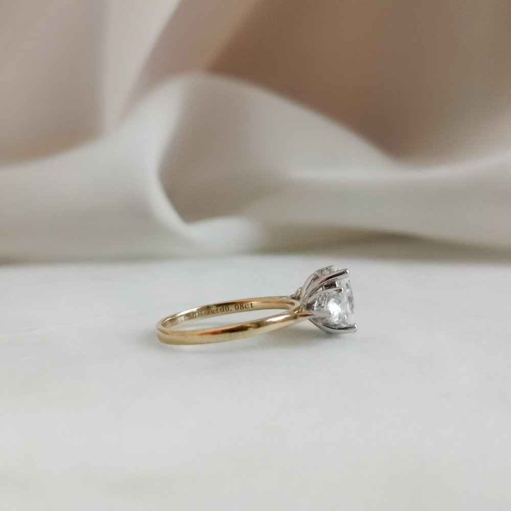 2.0 CT Oval Shaped Moissanite Three Stone Engagement Ring