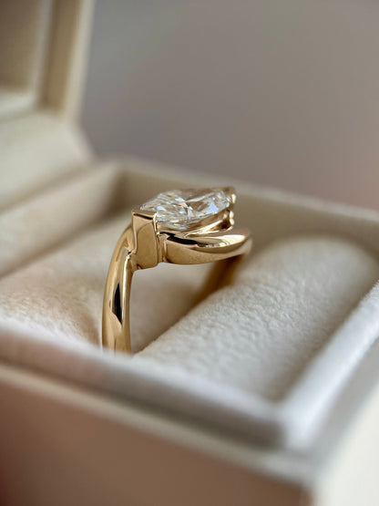 1.0 - 2.0 CT Marquise Cut Lab Grown Diamond Unique Setting Engagement Ring