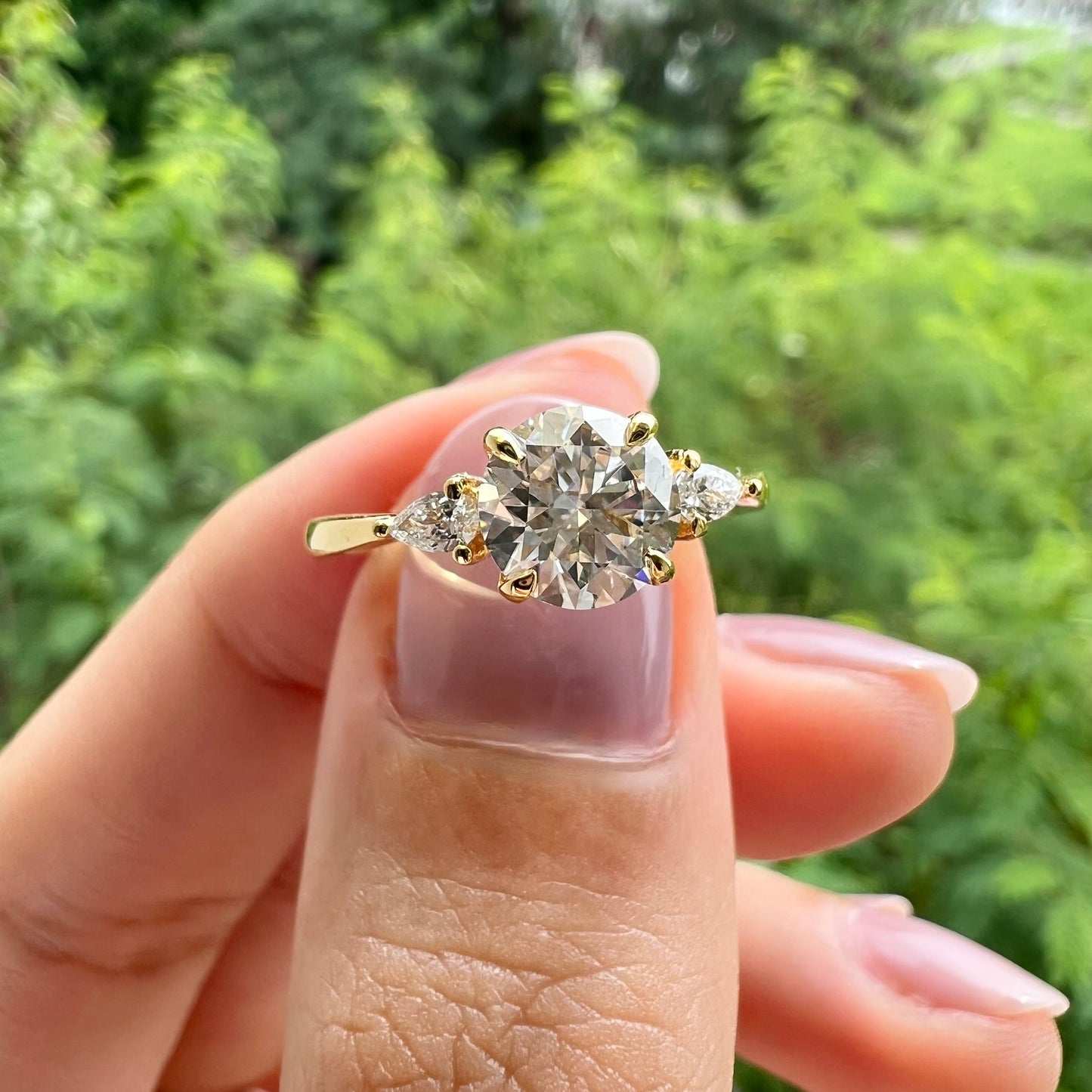 2.65 CT Round Cut Three Stone Moissanite Engagement Ring